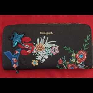 Desigual zipper around long wallet NWT